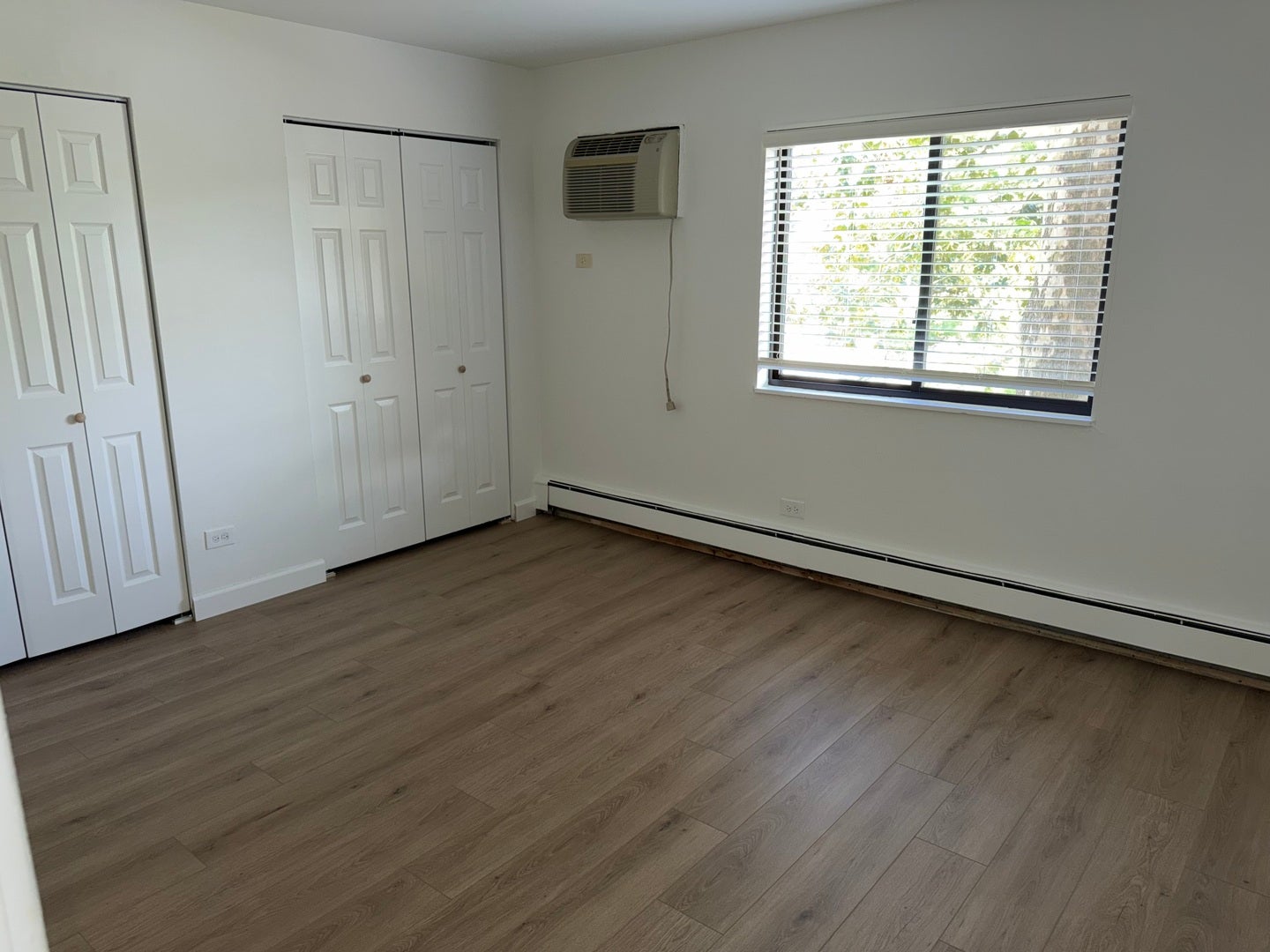 10S472 Echo Lane 8
