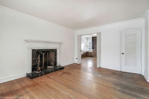 Tiny photo for 6738 N Ionia Avenue, Chicago, IL 60646 (MLS # 12551811)