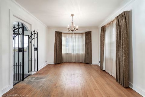 Tiny photo for 6738 N Ionia Avenue, Chicago, IL 60646 (MLS # 12551811)