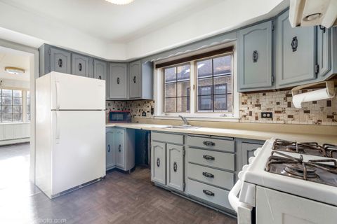 Tiny photo for 6738 N Ionia Avenue, Chicago, IL 60646 (MLS # 12551811)