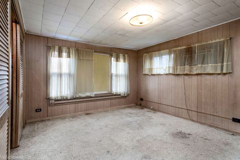 Tiny photo for 6738 N Ionia Avenue, Chicago, IL 60646 (MLS # 12551811)