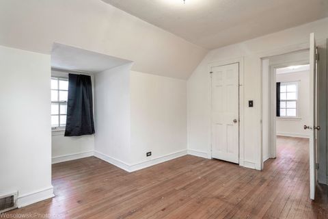 Tiny photo for 6738 N Ionia Avenue, Chicago, IL 60646 (MLS # 12551811)