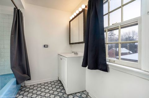 Tiny photo for 6738 N Ionia Avenue, Chicago, IL 60646 (MLS # 12551811)