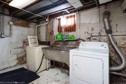 Tiny photo for 6738 N Ionia Avenue, Chicago, IL 60646 (MLS # 12551811)