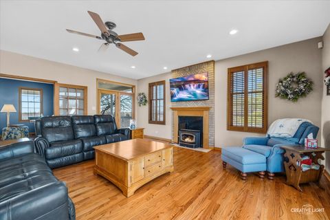 Tiny photo for Oswego, IL 60543 (MLS # 12503749)