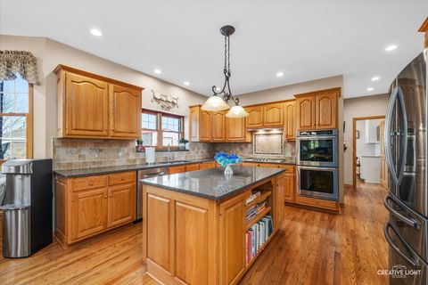 Tiny photo for Oswego, IL 60543 (MLS # 12503749)