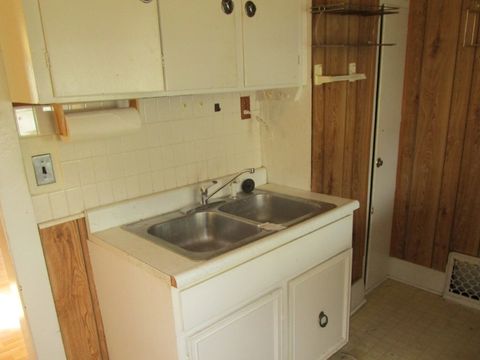 Tiny photo for 3103 Davenport Avenue, Davenport, IA 52803 (MLS # 12591069)