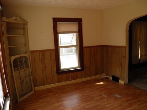 Tiny photo for 3103 Davenport Avenue, Davenport, IA 52803 (MLS # 12591069)