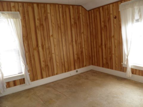 Tiny photo for 3103 Davenport Avenue, Davenport, IA 52803 (MLS # 12591069)