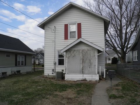 Tiny photo for 3103 Davenport Avenue, Davenport, IA 52803 (MLS # 12591069)