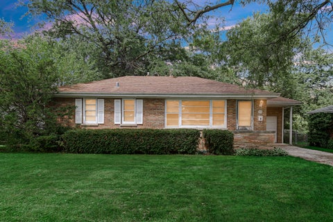 Photo of 308 Maple Street, Glen Ellyn, IL 60137 (MLS # 12735680)