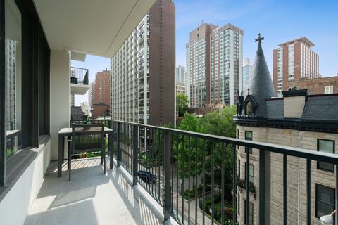 Tiny photo for 1400 N STATE Parkway #5DEF, Chicago, IL 60610 (MLS # 12613183)