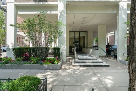 Tiny photo for 1400 N STATE Parkway #5DEF, Chicago, IL 60610 (MLS # 12613183)