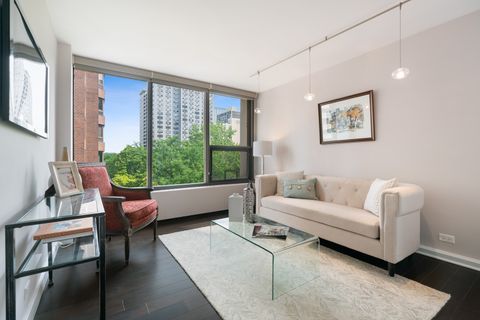 Tiny photo for 1400 N STATE Parkway #5DEF, Chicago, IL 60610 (MLS # 12613183)