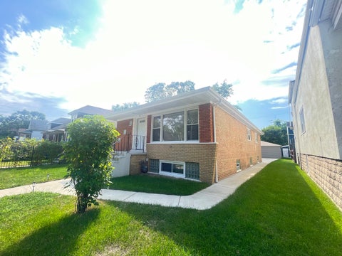 Tiny photo for 847 W 50th Street, Chicago, IL 60609 (MLS # 12768998)