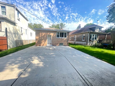 Tiny photo for 847 W 50th Street, Chicago, IL 60609 (MLS # 12768998)