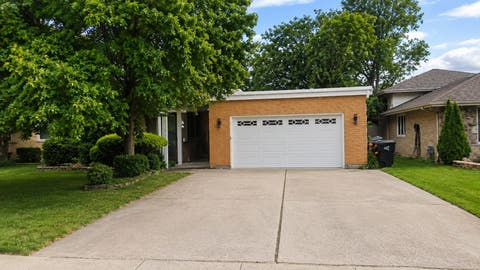 Photo of 943 E 164th Court, South Holland, IL 60473 (MLS # 12726545)