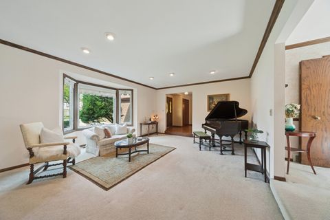 Tiny photo for 2611 E Radford Court, Arlington Heights, IL 60004 (MLS # 12465008)