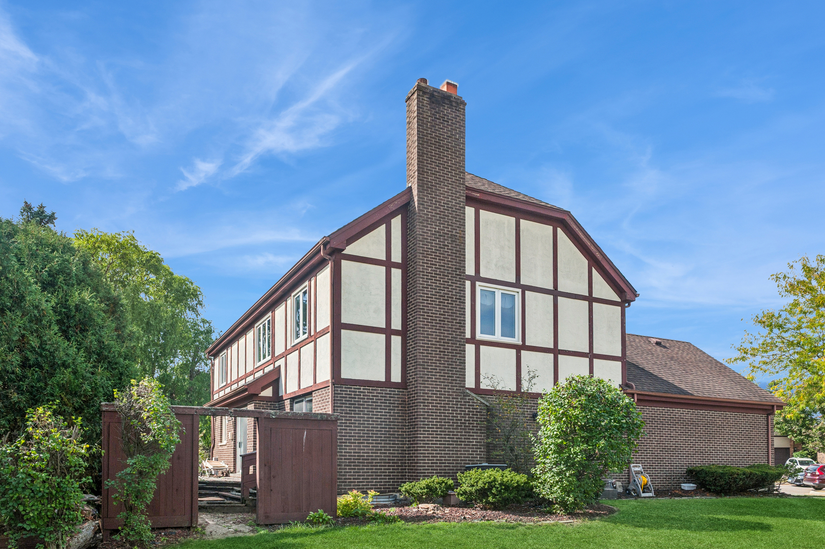 2611 E Radford Court