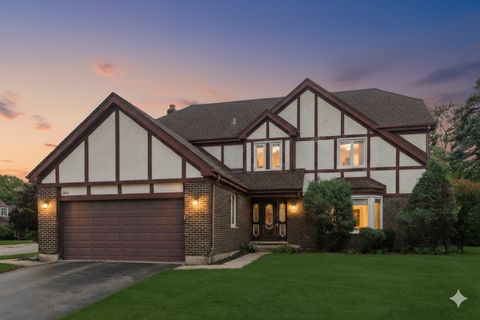 Photo of 2611 E Radford Court, Arlington Heights, IL 60004 (MLS # 12465008)