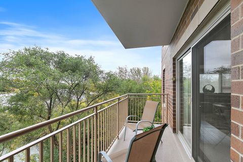 Tiny photo for 125 Lakeview Drive #313, Bloomingdale, IL 60108 (MLS # 12501209)