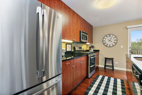 Tiny photo for 125 Lakeview Drive #313, Bloomingdale, IL 60108 (MLS # 12501209)