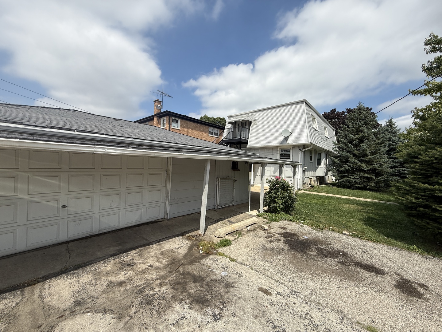 1402 N 16th Avenue