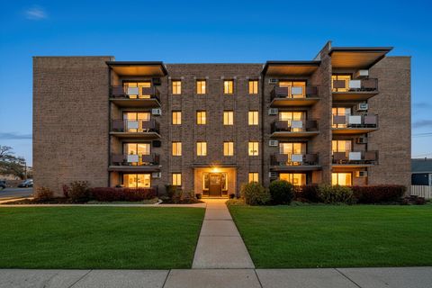 Tiny photo for 7945 S Oketo Avenue #404, Bridgeview, IL 60455 (MLS # 12558456)