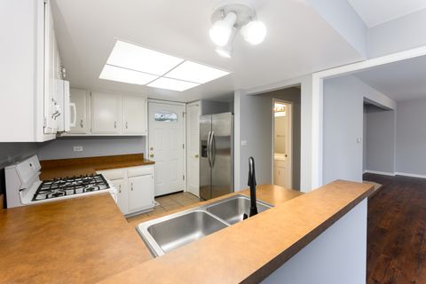 Tiny photo for 37 Briarwood Lane, Indian Head Park, IL 60525 (MLS # 12571746)