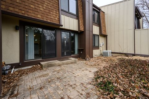 Tiny photo for 37 Briarwood Lane, Indian Head Park, IL 60525 (MLS # 12571746)