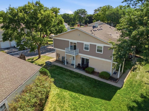 Photo of 1323 Braver Court #1323, Wheeling, IL 60090 (MLS # 12713348)