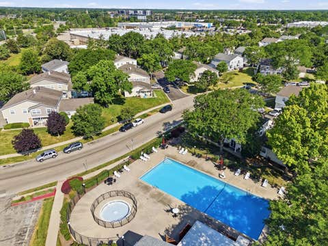 Tiny photo for 1323 Braver Court #1323, Wheeling, IL 60090 (MLS # 12713348)