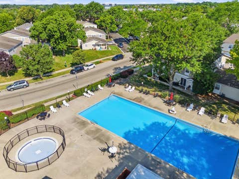 Tiny photo for 1323 Braver Court #1323, Wheeling, IL 60090 (MLS # 12713348)