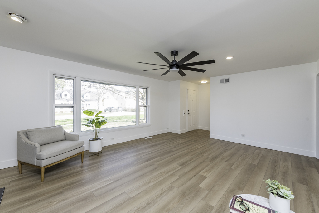 400 S Lake Street