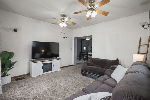 Tiny photo for 525 9th Avenue S, Clinton, IA 52372 (MLS # 12623896)