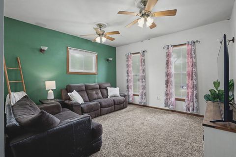 Tiny photo for 525 9th Avenue S, Clinton, IA 52372 (MLS # 12623896)