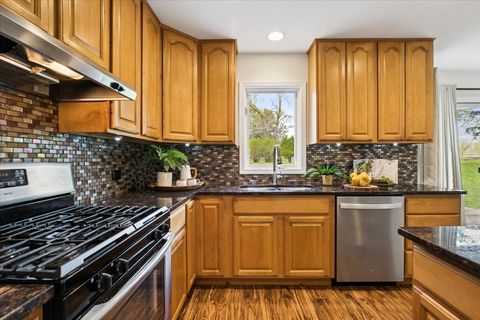 Tiny photo for 17723 W Dawn Court, Gurnee, IL 60031 (MLS # 12624791)