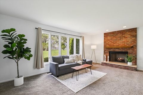 Tiny photo for 17723 W Dawn Court, Gurnee, IL 60031 (MLS # 12624791)