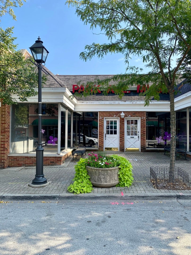21-25 W St Charles Road