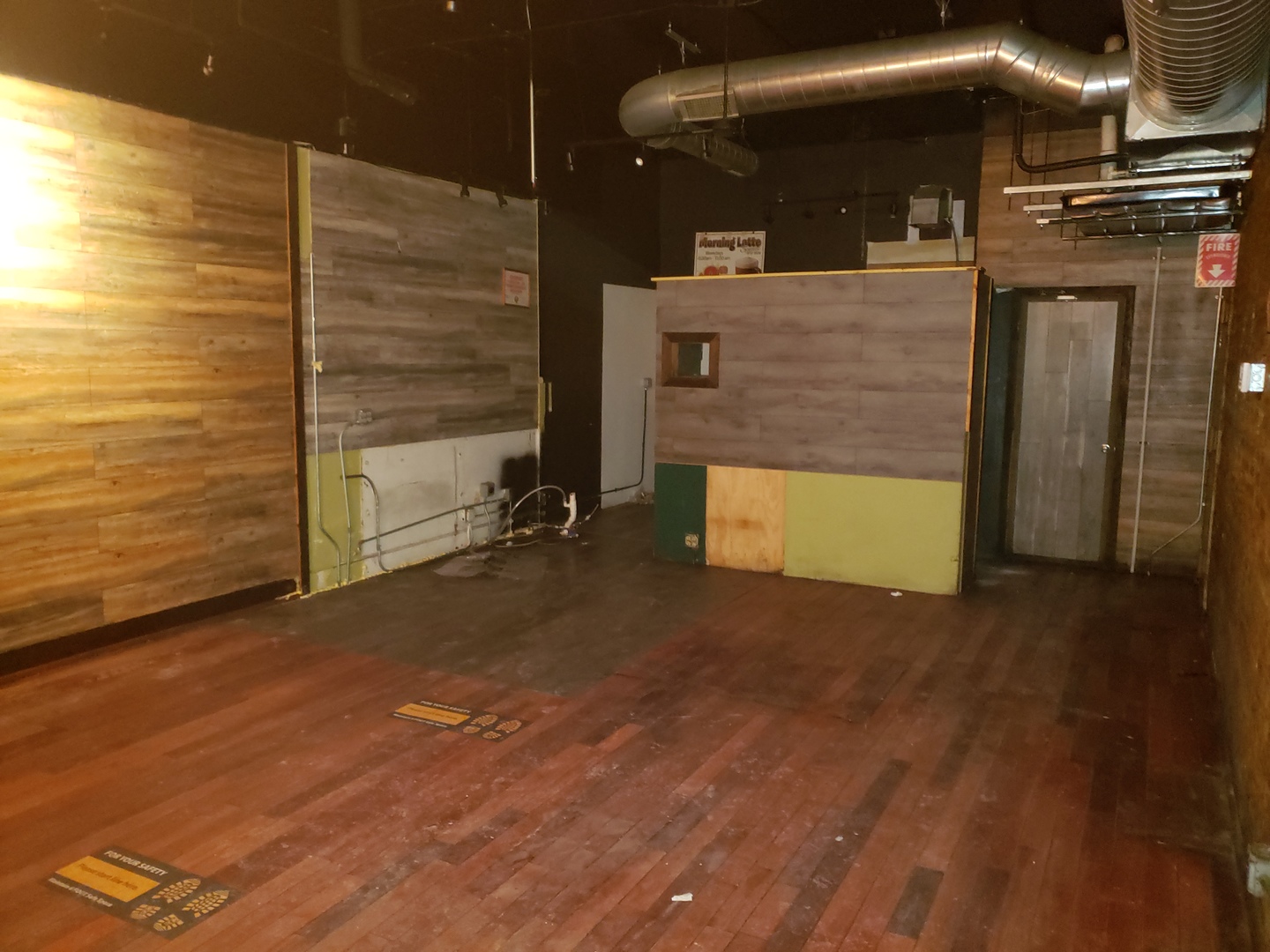909 W Irving Park Road STOREFRONT