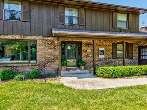 Tiny photo for 15 Oaklane Drive, Ottawa, IL 61350 (MLS # 12664287)