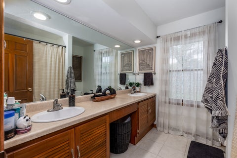 Tiny photo for 15 Oaklane Drive, Ottawa, IL 61350 (MLS # 12664287)