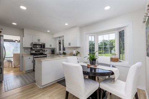 Tiny photo for 15 Oaklane Drive, Ottawa, IL 61350 (MLS # 12664287)