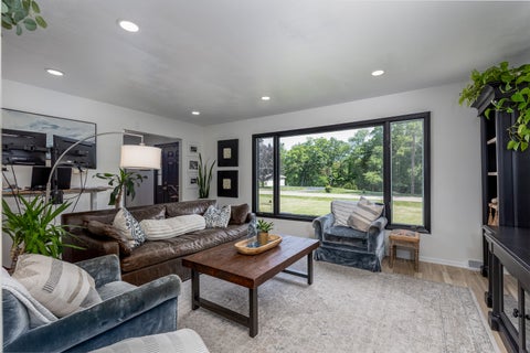 Tiny photo for 15 Oaklane Drive, Ottawa, IL 61350 (MLS # 12664287)