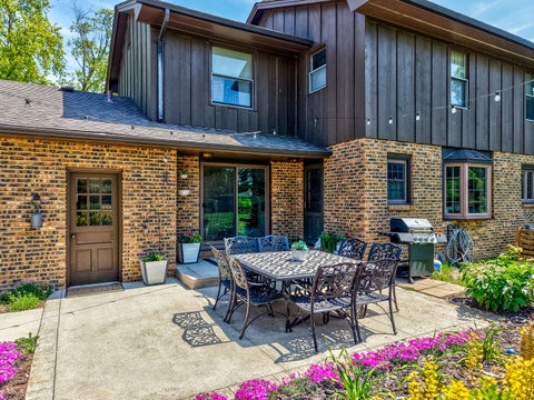 Tiny photo for 15 Oaklane Drive, Ottawa, IL 61350 (MLS # 12664287)