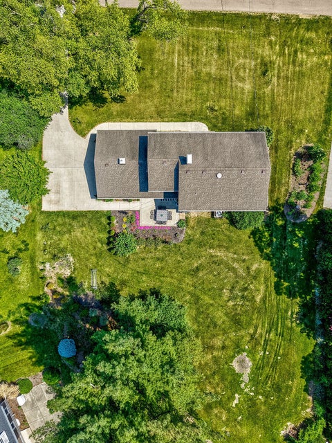 Tiny photo for 15 Oaklane Drive, Ottawa, IL 61350 (MLS # 12664287)