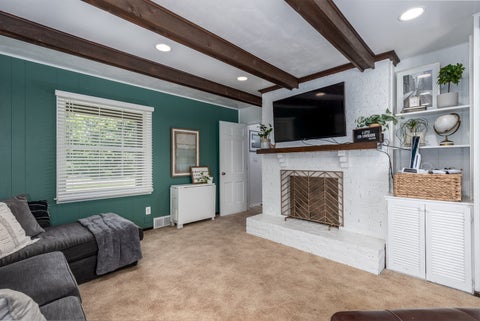 Tiny photo for 15 Oaklane Drive, Ottawa, IL 61350 (MLS # 12664287)