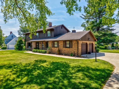 Tiny photo for 15 Oaklane Drive, Ottawa, IL 61350 (MLS # 12664287)