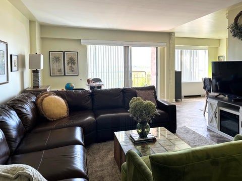 Tiny photo for 7141 N Kedzie Avenue #913, Chicago, IL 60645 (MLS # 12781212)