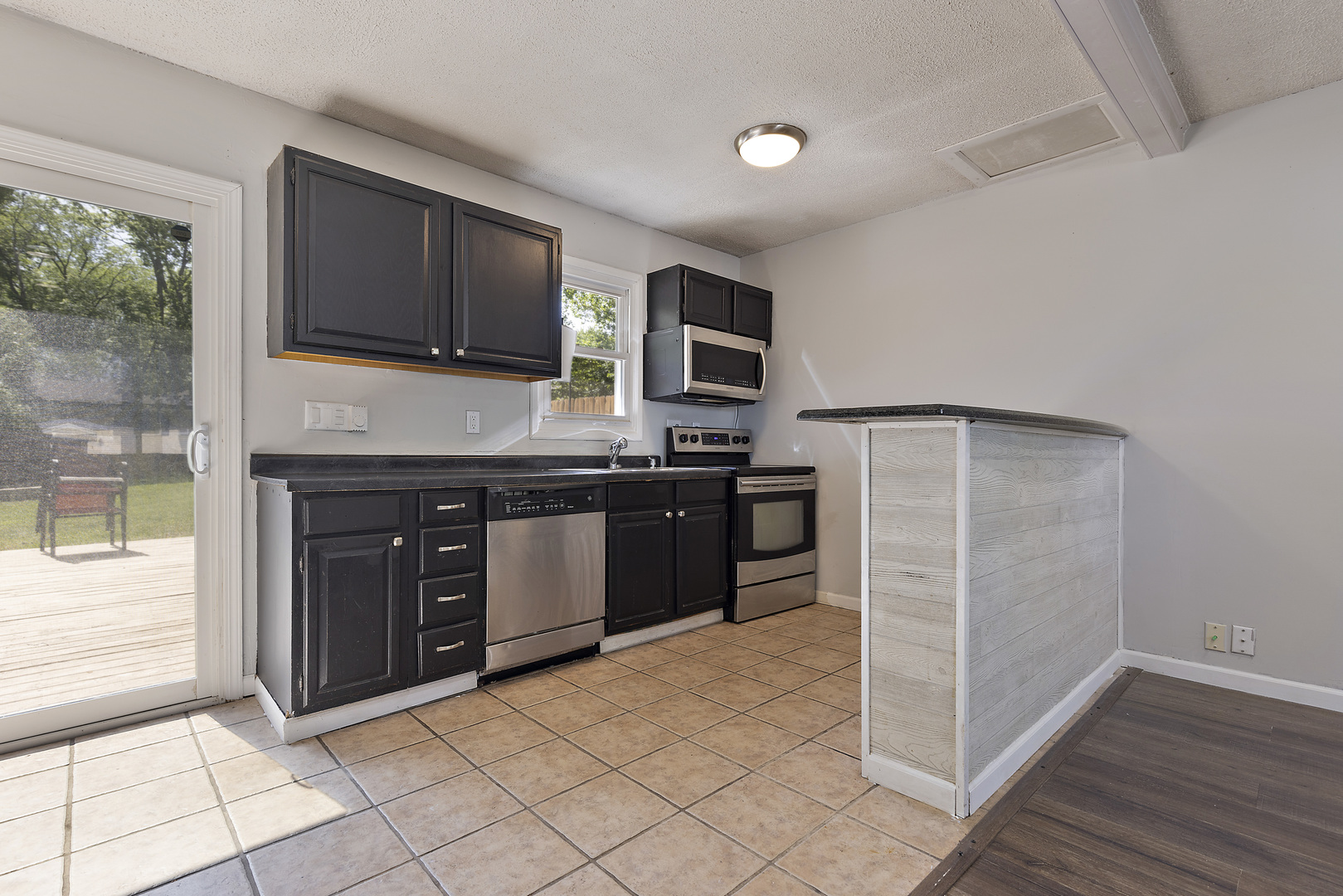 Properties 4 3020 Bavarian Lane